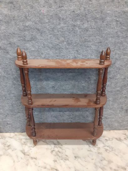 Petite étagère à épices en bois 
H : 42 L...