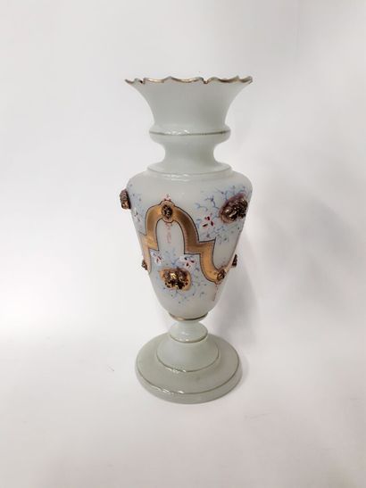 Vase en opaline h : 34 cm