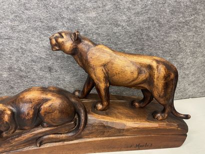 Emile MORLET 
Deux panthères
Sculpture en...