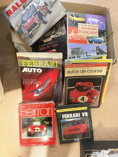 Lot de documentation automobile dont Fer...