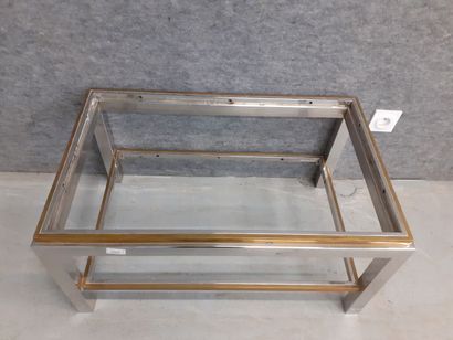 Table basse en métal et laiton à deux étages...
