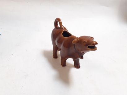 Pot à lait en faïence en forme de vache
H...