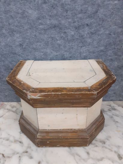Scole de statue en bois laqué 
20 x 30 x...