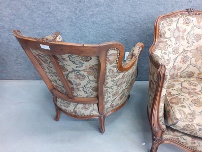 Paire de bergères basses de style Louis XV
78...