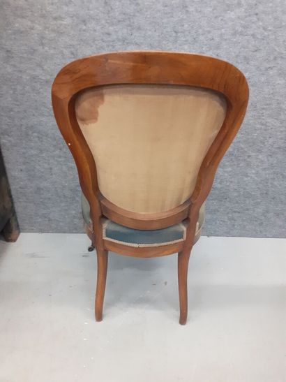 Une chaise Epoque Louis Philippe pieds courbés...