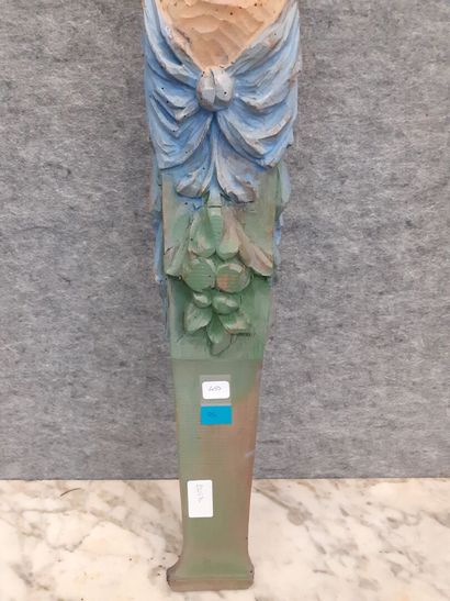 Sirène en bois sculpté et peint 
H : 71 cm...