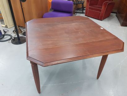 Table à volets en noyer
19ème siècle
H :...