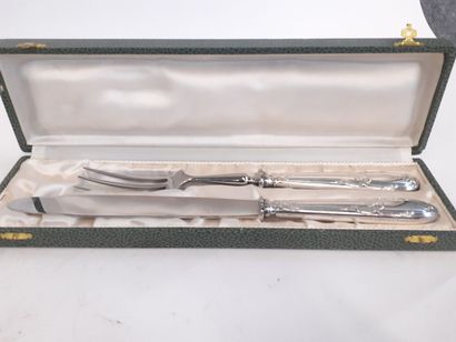Ménagère en métal argenté dans un coffret...
