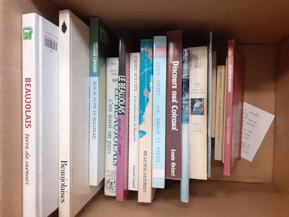 Deux cartons de livres sur le Beaujolais
dont...