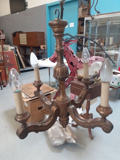 Luste en bois à quatre feux 
H : 43 cm 