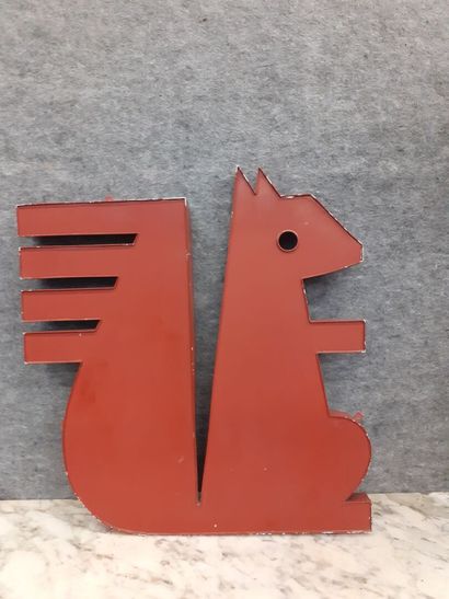Ecureuil en tôle de la caisse d'épargne
h...