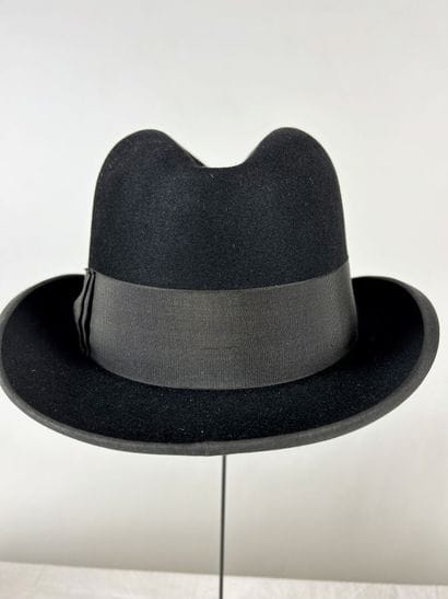 Trois chapeaux Borsalino et Fedora dont deux...