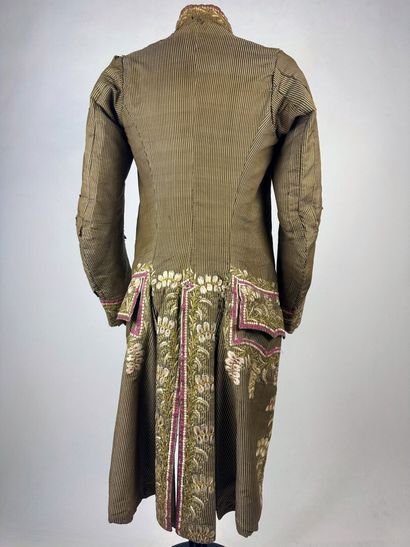 Habit d'homme paré datant de la période Louis...