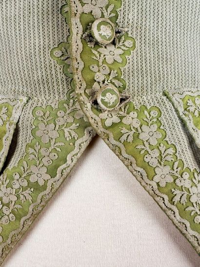 Gilet fin Louis XV retaillé d'époque pour...