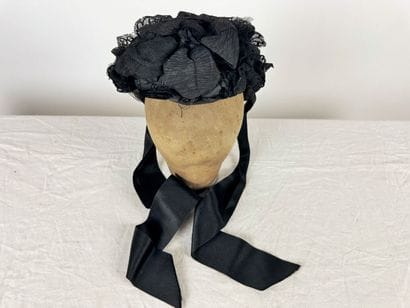 Cinq petit bibis noir de mode pour dame de...