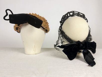 Trois étonnants bibis de mode des années...