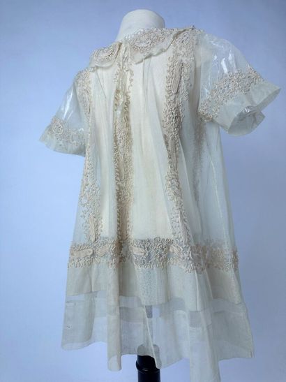 Deux robes de cérémonie pour fillettes Circa...