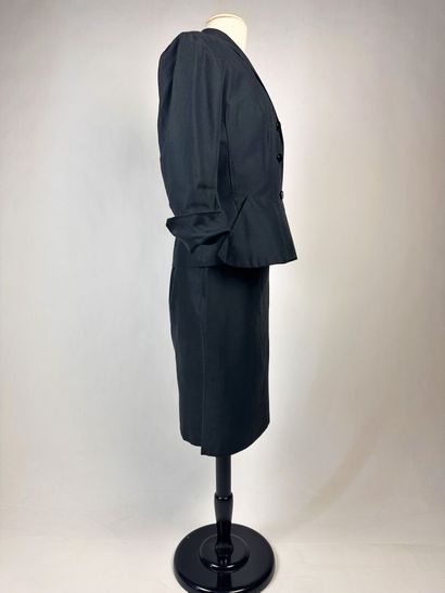 Tailleur jupe Bar en faille lustrée noire,...