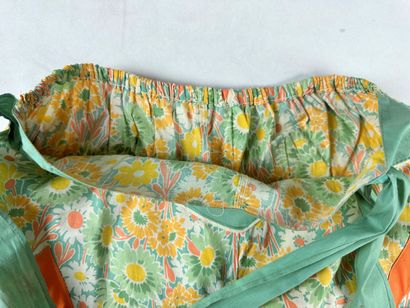 Un pyjama du soir ou négligé d'intérieur...