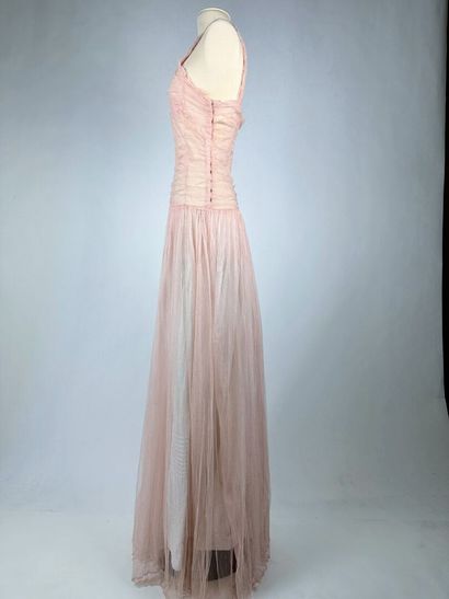 Robe longue estivale en fourreau de tulle...