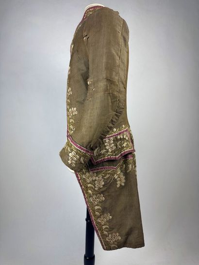 Habit d'homme paré datant de la période Louis...