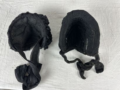 Cinq petit bibis noir de mode pour dame de...