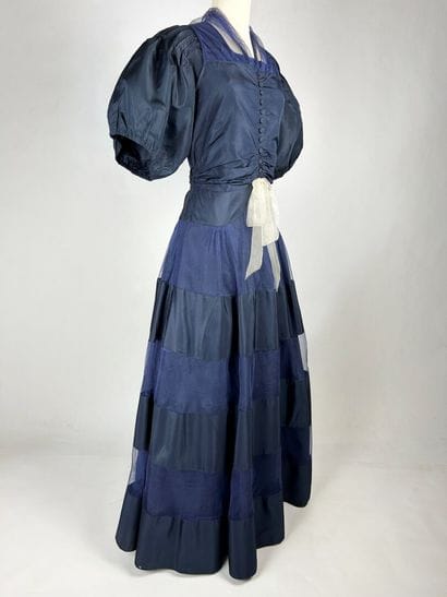 Robe longue pour le soir en taffetas rayonne...