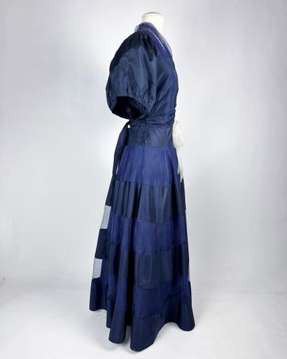 Robe longue pour le soir en taffetas rayonne...