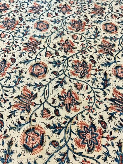 Une nappe en Kalamkari, impression sur coton...