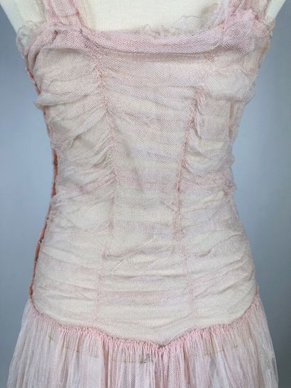 Robe longue estivale en fourreau de tulle...