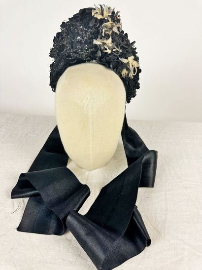Cinq bibis de mode pour dame en tulle bouillonné...