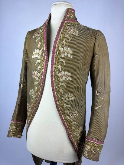 Habit d'homme paré datant de la période Louis...