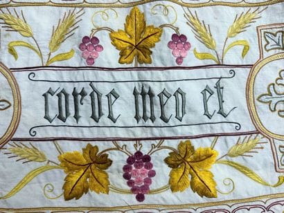 Grande Aube pour le culte en fin drap de...