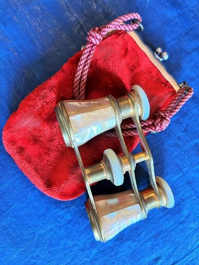 Une paire de jumelles d'Opéra Belle Epoque...