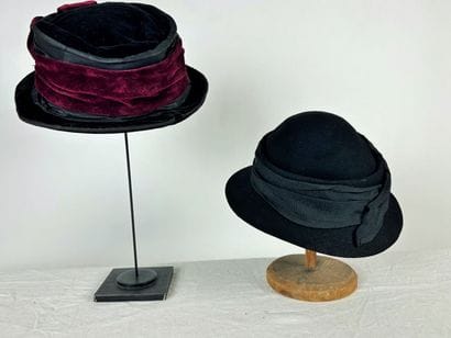 Quatre chapeaux de mode pour dame à petits...