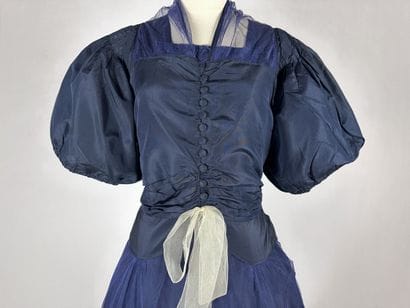Robe longue pour le soir en taffetas rayonne...