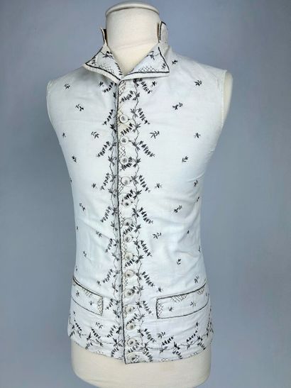 Gilet d'apparat en coton sergé blanc brodé...