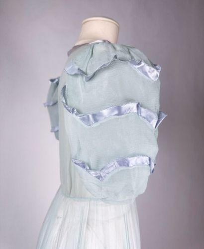 Robe longue pour l'été en crêpeline de soie...