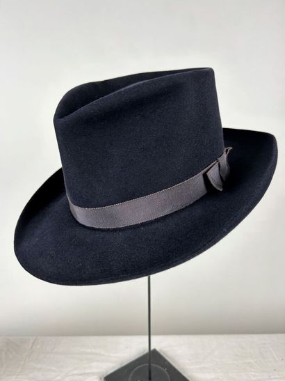 Quatre chapeaux Borsalino et Fedora dont...