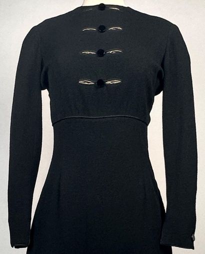Robe en crêpe de laine noire Haute Couture...