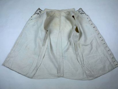 Gilet d'apparat en coton sergé blanc brodé...