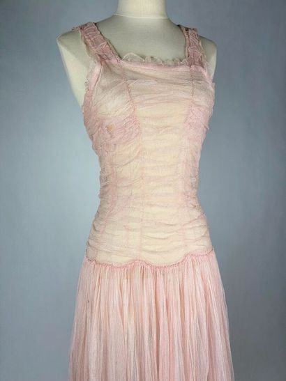 Robe longue estivale en fourreau de tulle...
