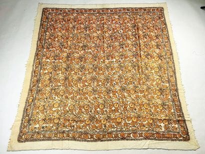 Châle ou nappe en taffetas de soie densément...
