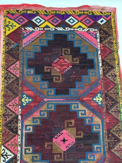 Un carré de coton Kutch, en indienne rouge...