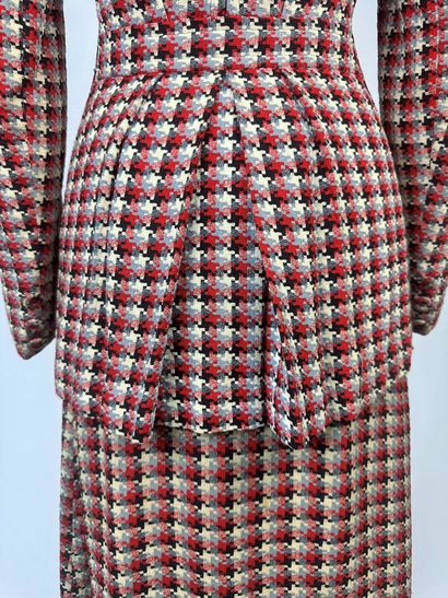 Tailleur jupe en drap de laine tricolore...