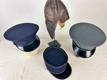 Un bonnet d'aviateur ou de motard en cuir...
