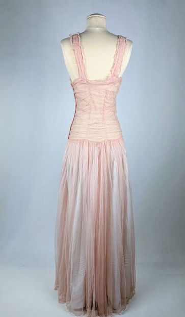 Robe longue estivale en fourreau de tulle...