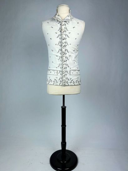 Gilet d'apparat en coton sergé blanc brodé...