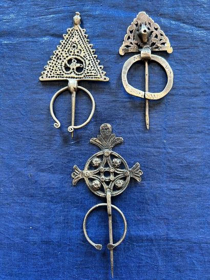 Une collection de bijoux berbères en métal...