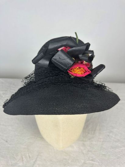 Trois chapeaux de mode pour dame dont une...